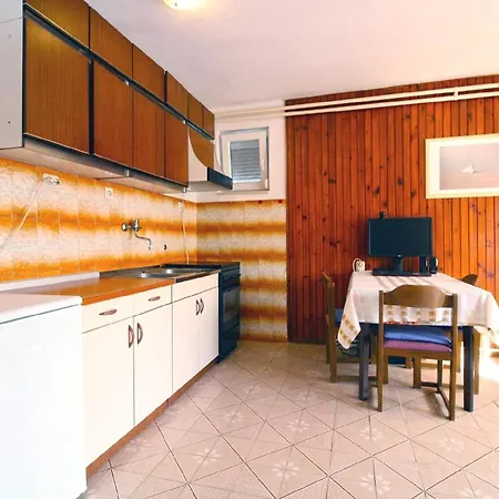 Apartment Fuer 3 Personen Ca 35 Qm In Pula, Istrien Istrische Riviera *